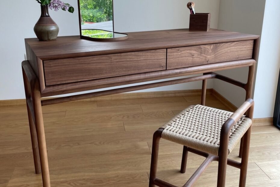 Toaletka z orzecha amerykańskiego